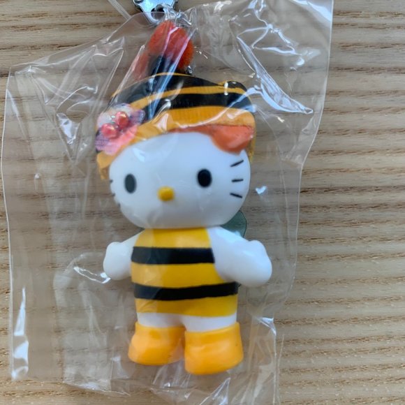 VINTAGE 1998 HELLO KITTY BEE CHARM / KEYCHAIN - Picture 1 of 5